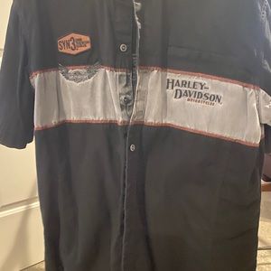 Men’s Harley-Davidson Front button shirt.
